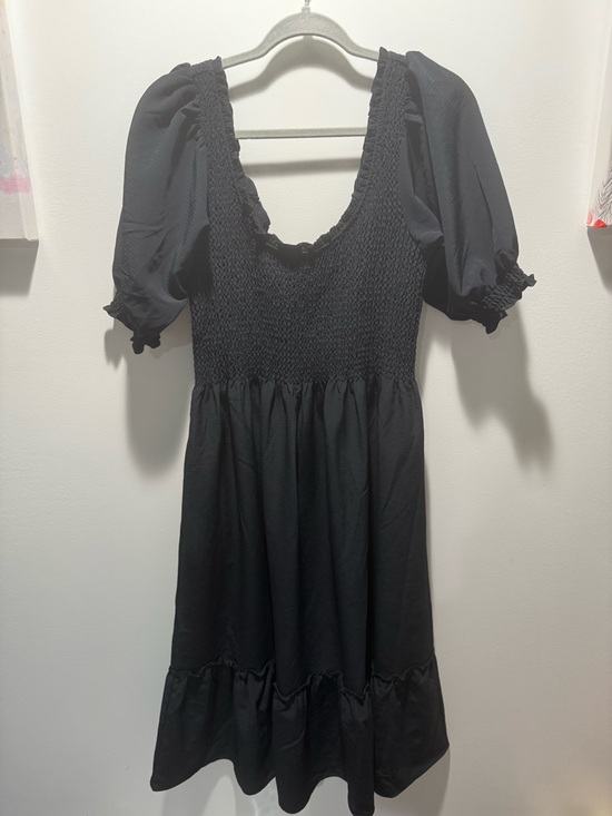Hill House Dresses & Skirts - Hill House black smocked bodice midi dress with puff sleeves